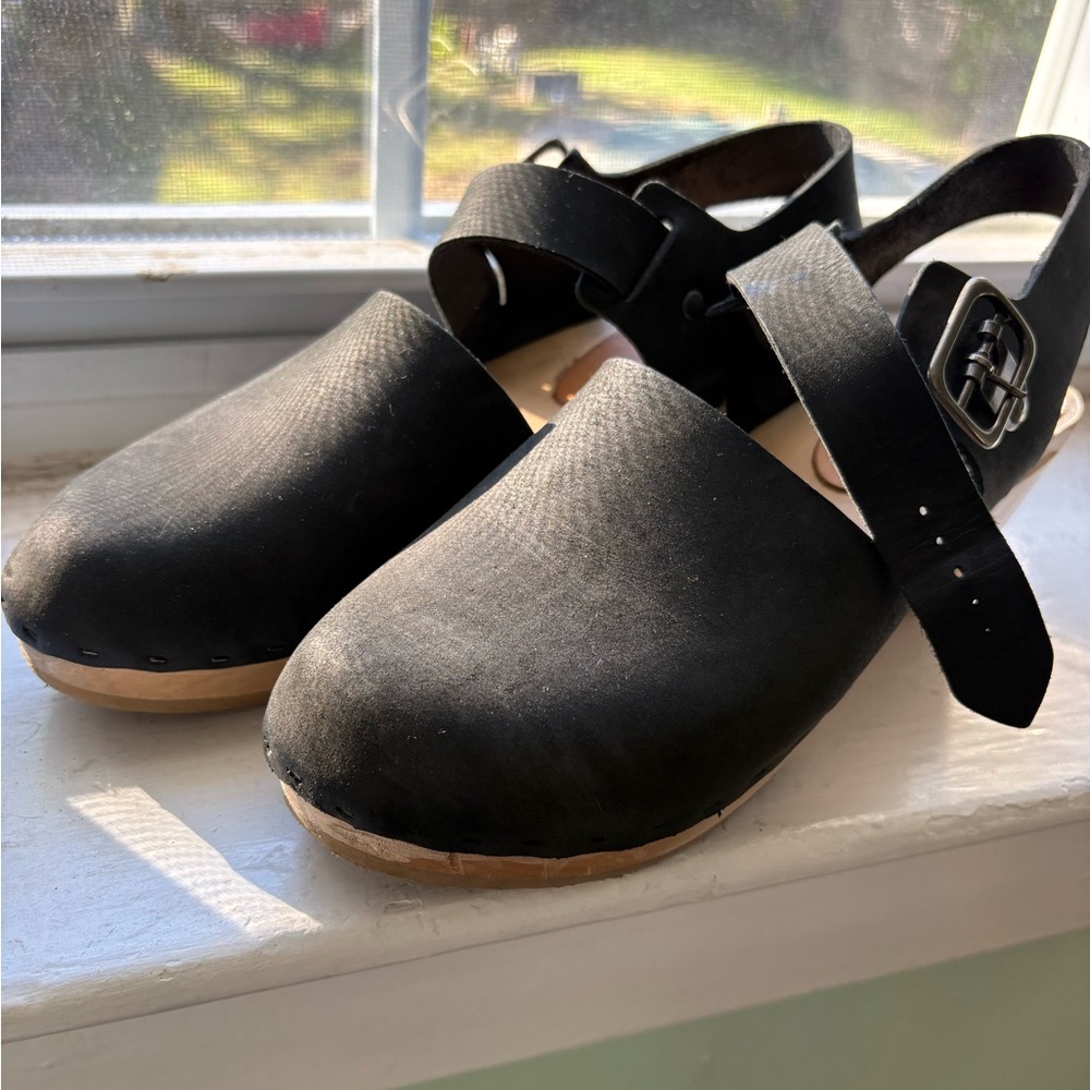 Bryr Black Leather Mules with Buckle Strap Sz 37